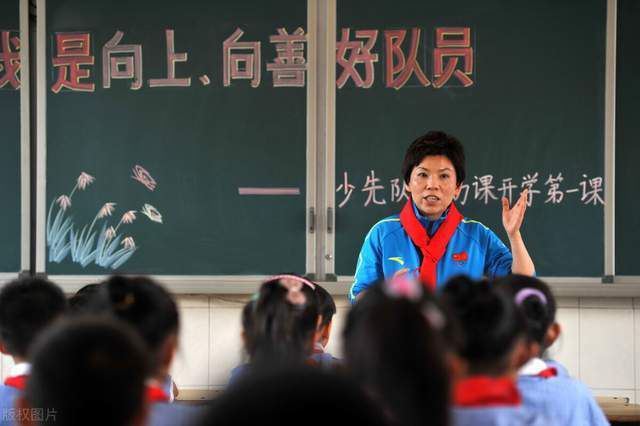 《每日体育报》表示，这场失利让巴萨周遭的质疑声变得更嘈杂了。